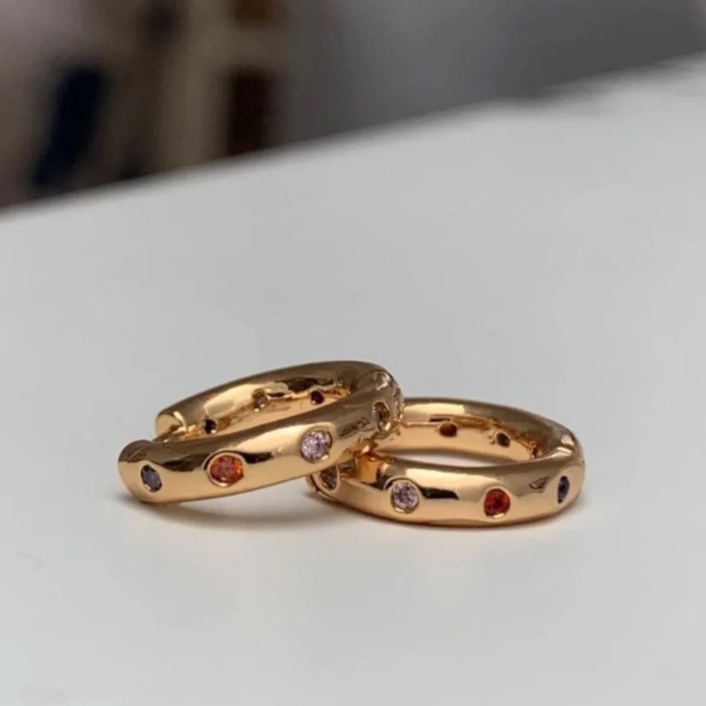 Gold huggie earrings 18k